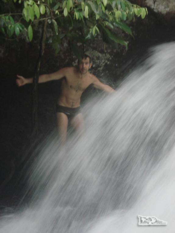 Uma das muitas cachoeiras da região de Pancas, nos Pontões Capixabas, noroeste do Espírito Santo (foto de Dez/2008)